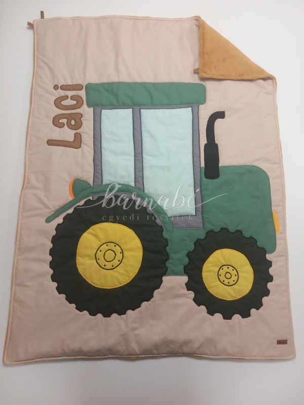 Trakesz takaró névvel applikálva